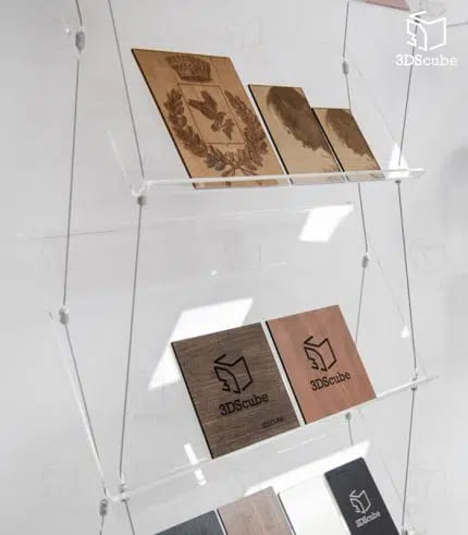 Espositori da terra plexiglass Milano: prodotti con espositore