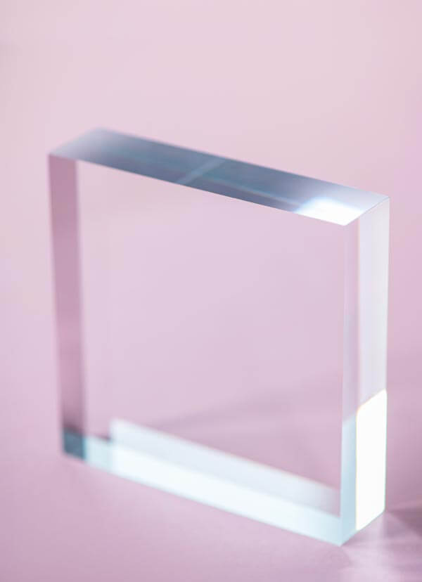 Espositori da terra plexiglass Milano: materiale