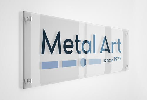 Insegne aziendali Milano plexiglass