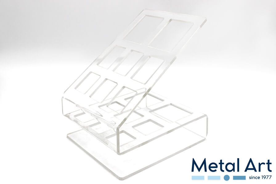 Espositori Plexiglass Milano - Scelta del Materiale Espositori Plexiglass Milano - Espositore in Plexiglass
