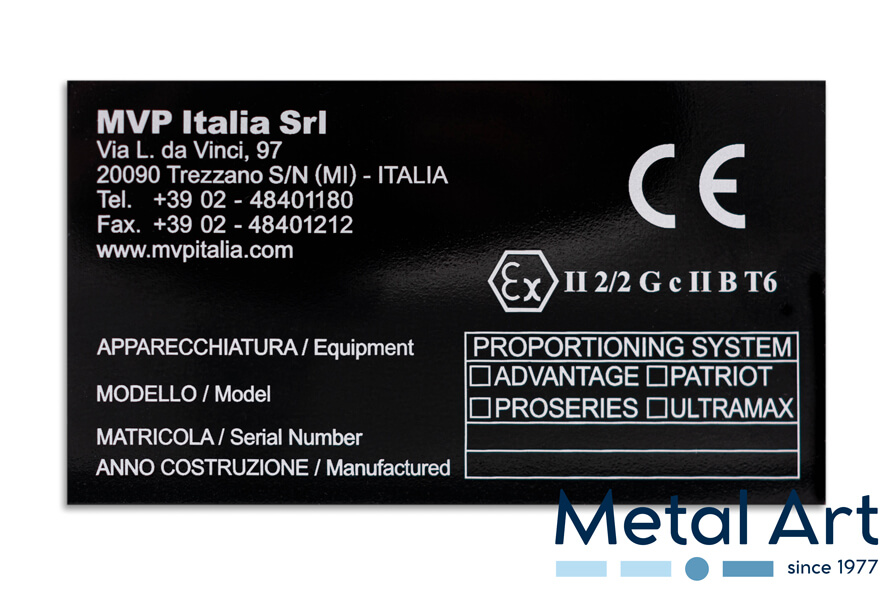Targhe con Incisione Milano - Targhe con Marcatura CE Targhe con Incisione Milano - Targa Nera con Marcatura CE