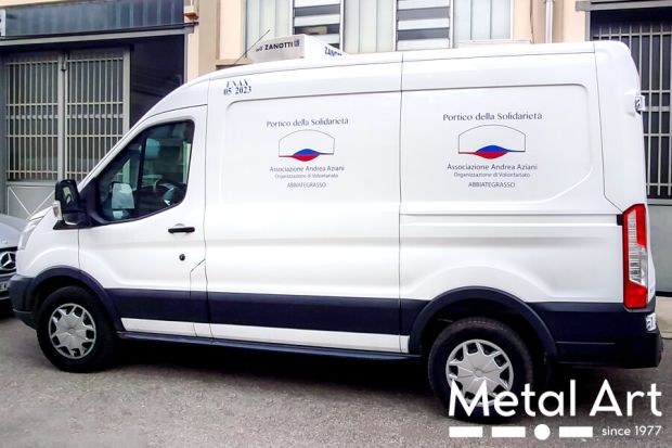 Decorazioni Automezzi Milano - Car Wrapping su Furgone Aziendale