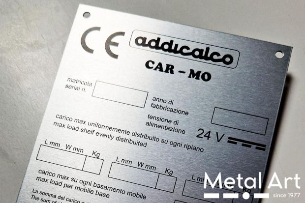 Targhetta CE Milano: Garanzia di Conformità e Sicurezza