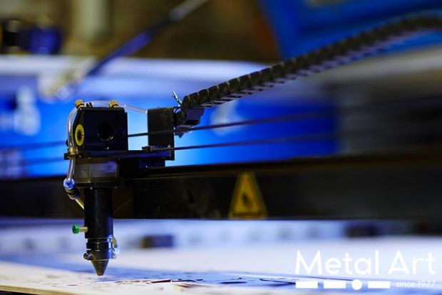 Targhetta con Incisione Milano: Macchina di incisione laser